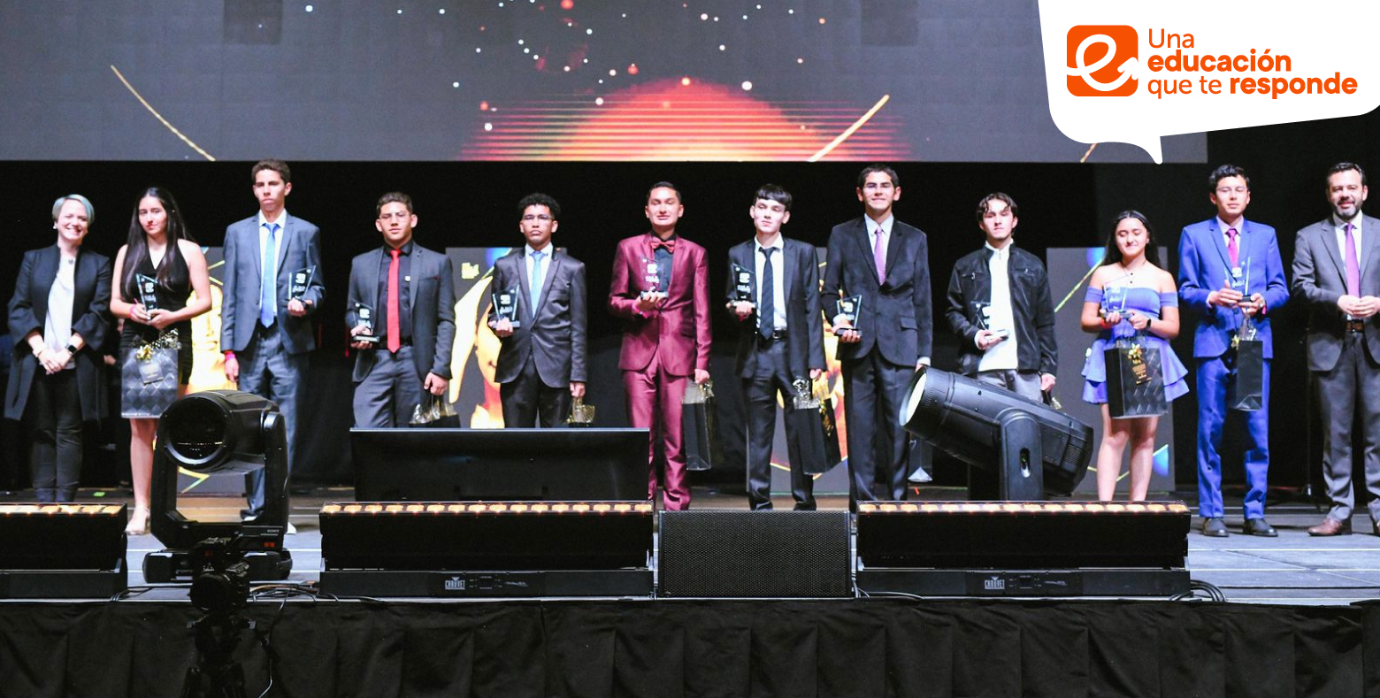 Estudiantes de colegio distrital