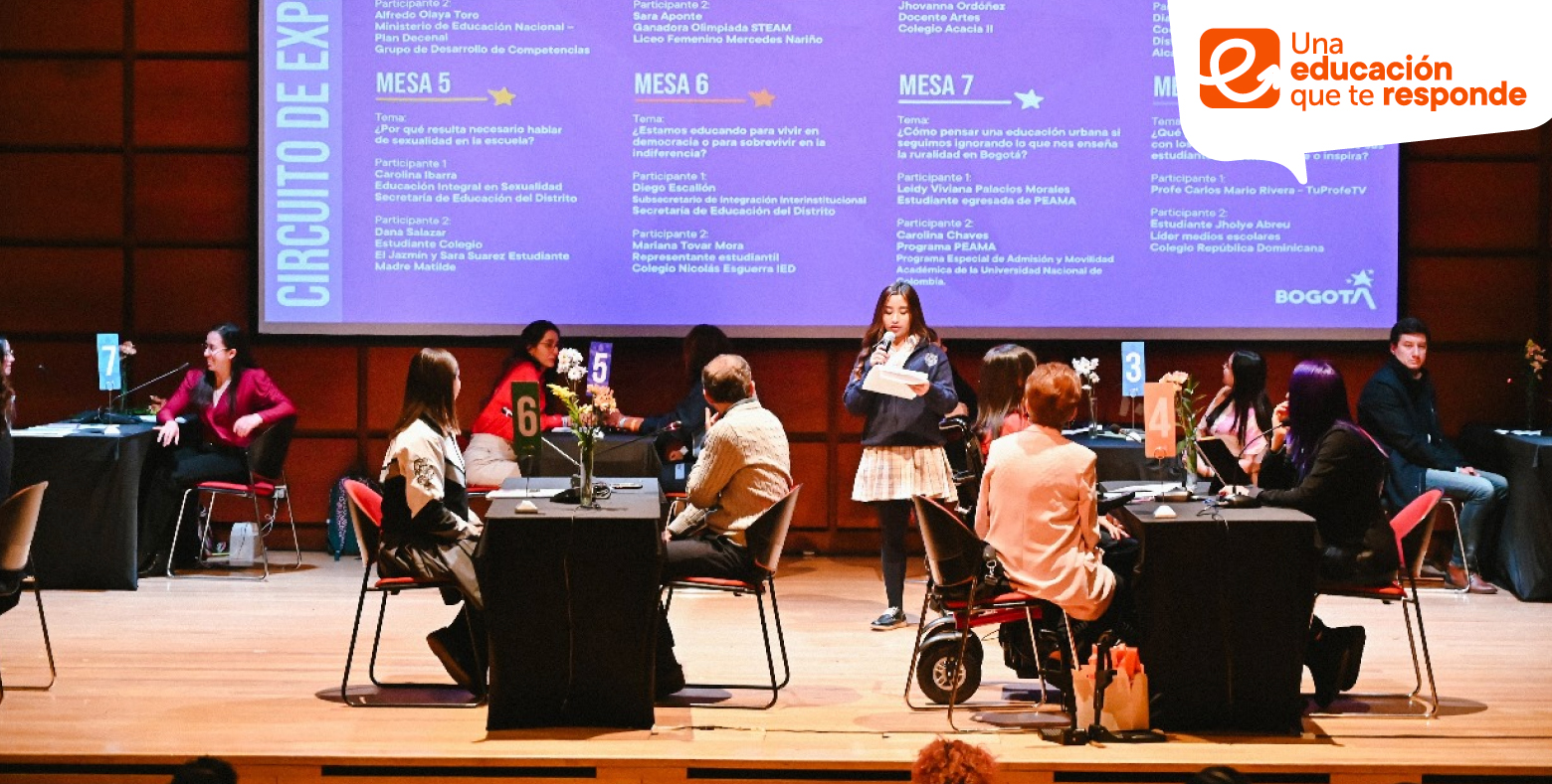 Estudiantes de colegio distrital