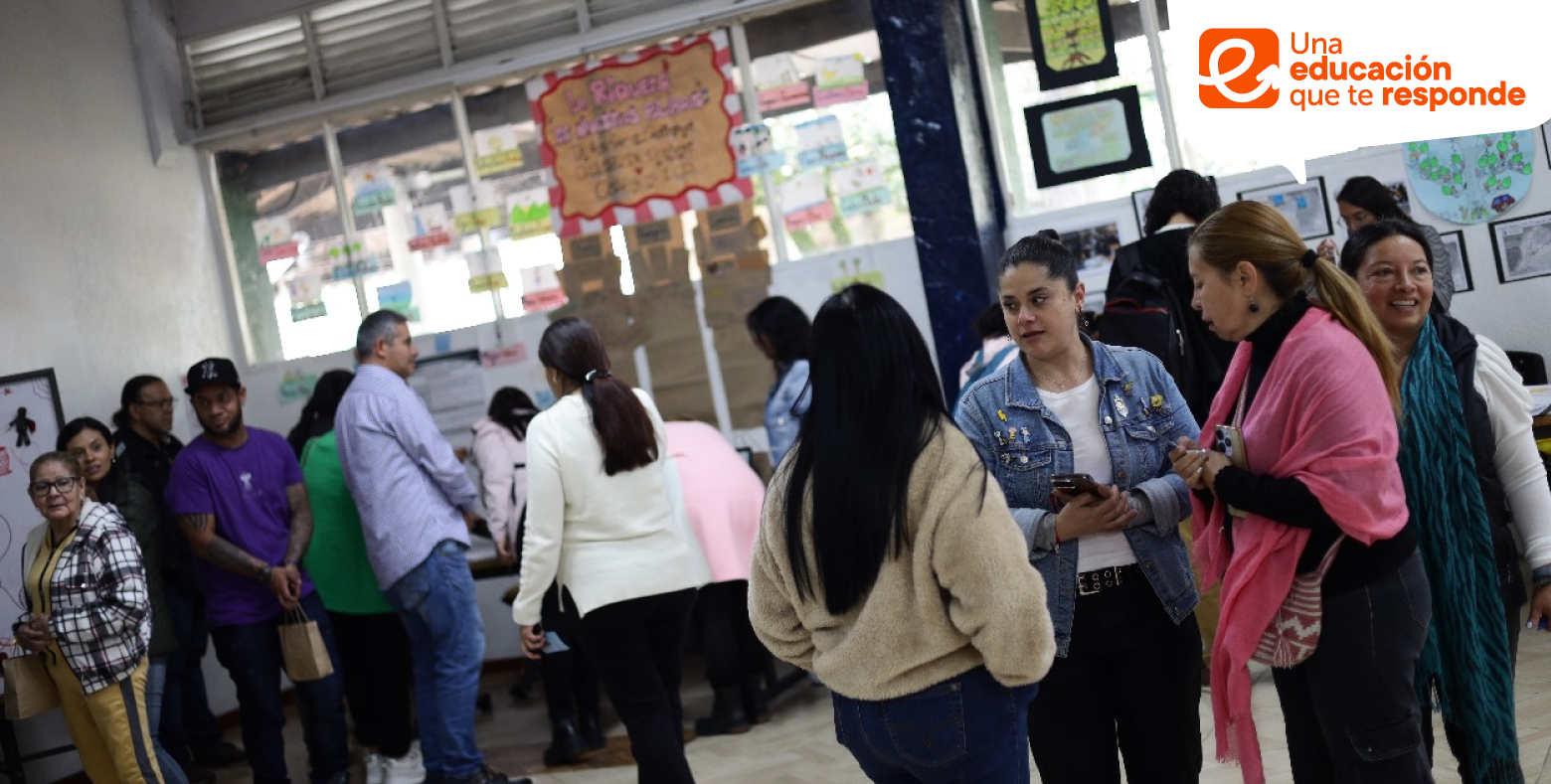 Estudiantes de colegio distrital