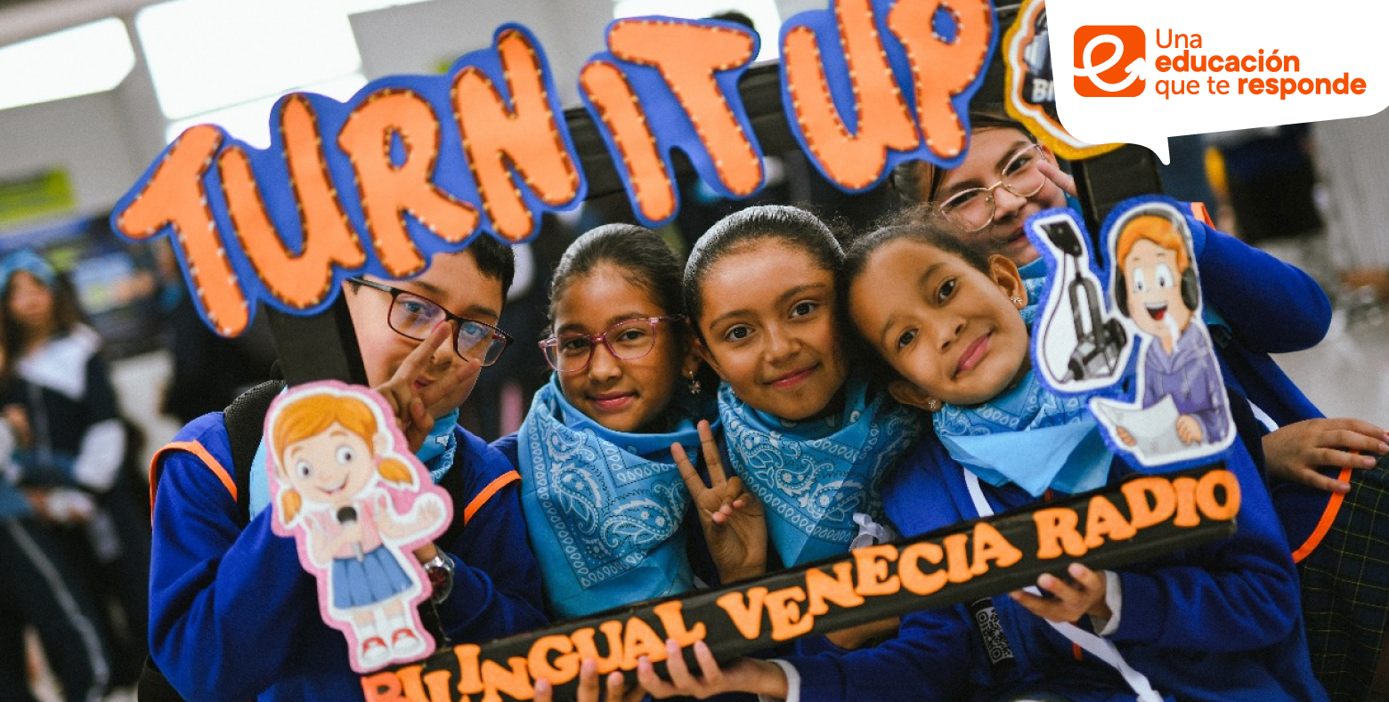 Estudiantes de colegio distrital