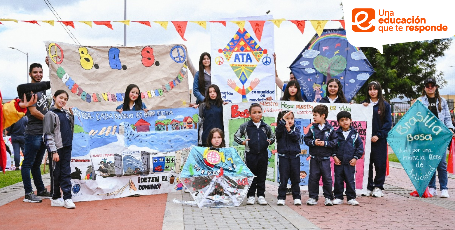 Estudiantes de colegio distrital