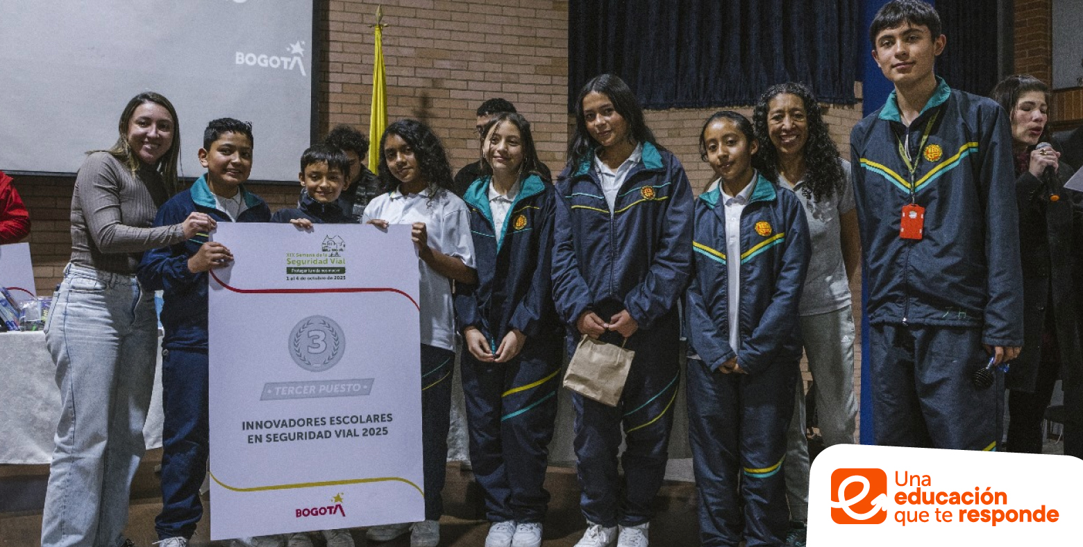 Estudiantes de colegio distrital