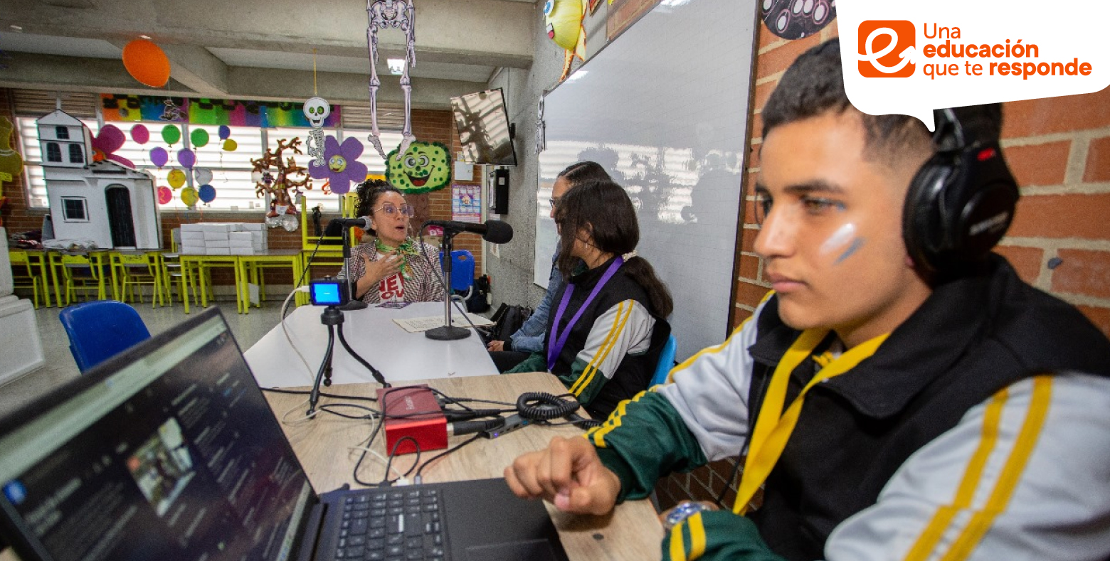 Estudiantes de colegio distrital