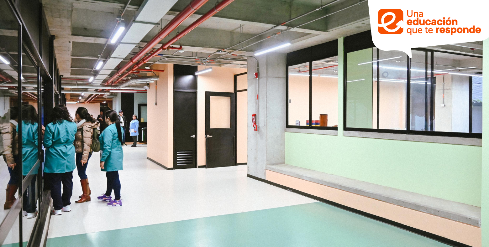 Alcalde de Bogotá y Secretaria de Educación del Distrito