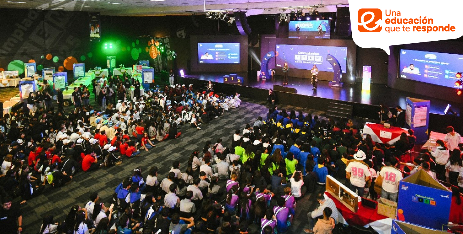 Estudiantes de colegio distrital