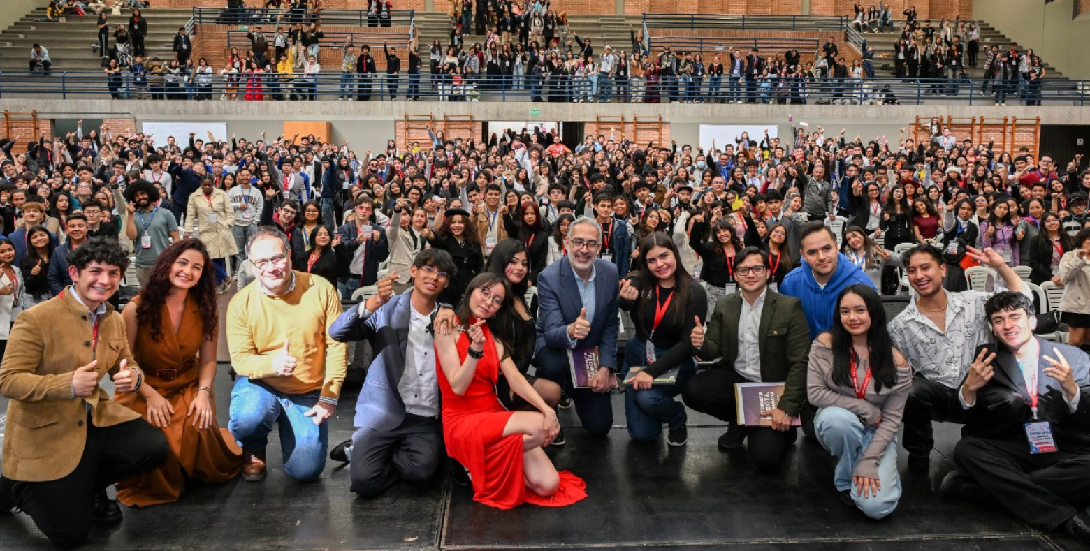 Estudiantes de colegio distrital