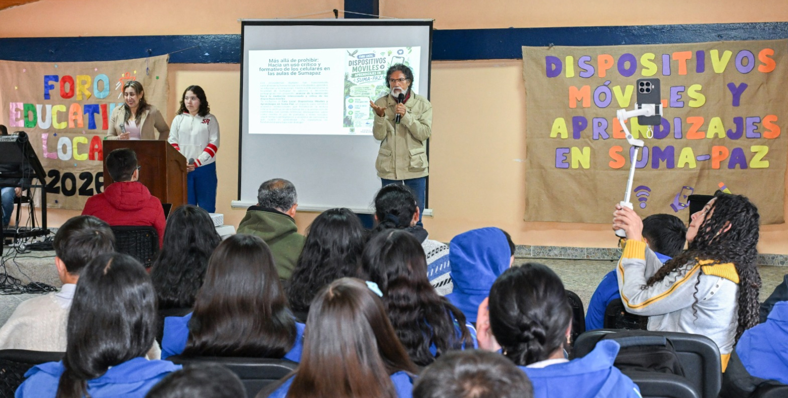 Estudiantes de colegio distrital