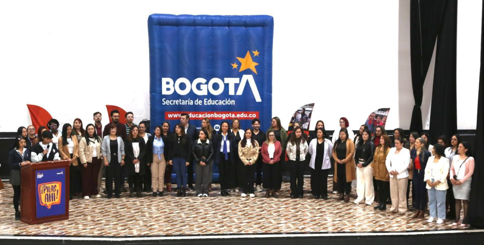 Estudiantes de colegio distrital