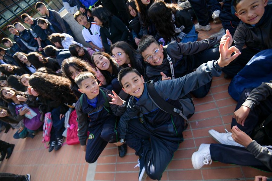 estudiantes en el inicio de clases 