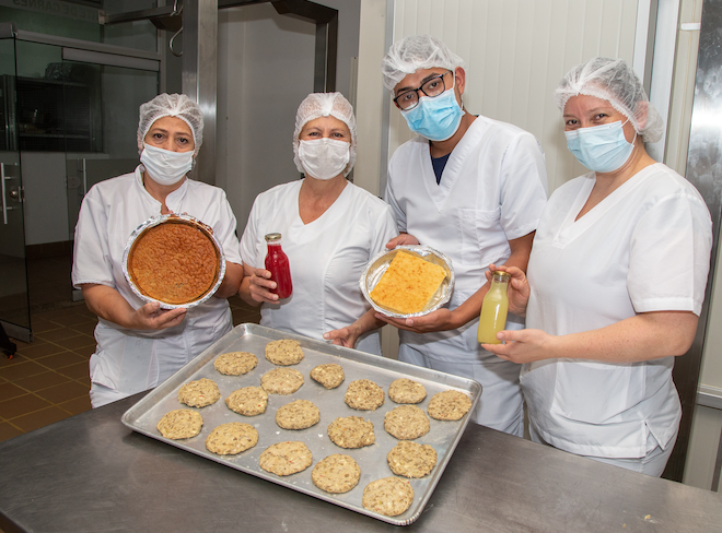 Tiendas escolares que operan en los colegios oficiales le apuestan a la preparación de alimentos deliciosos y saludables