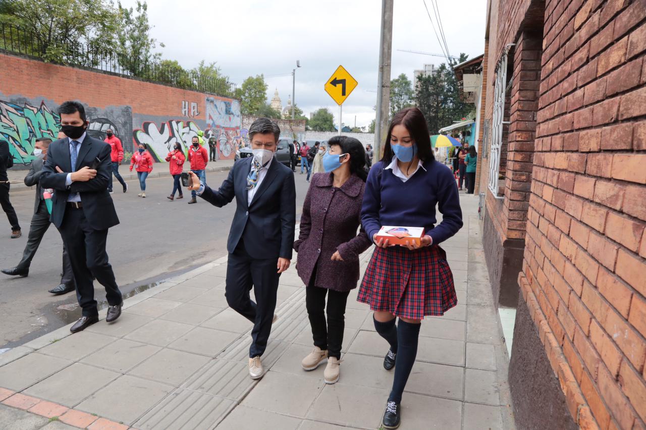 ALCALDESA CLAUDIA LÓPEZ EN BOGOTA REGRESO A CLASES 2021