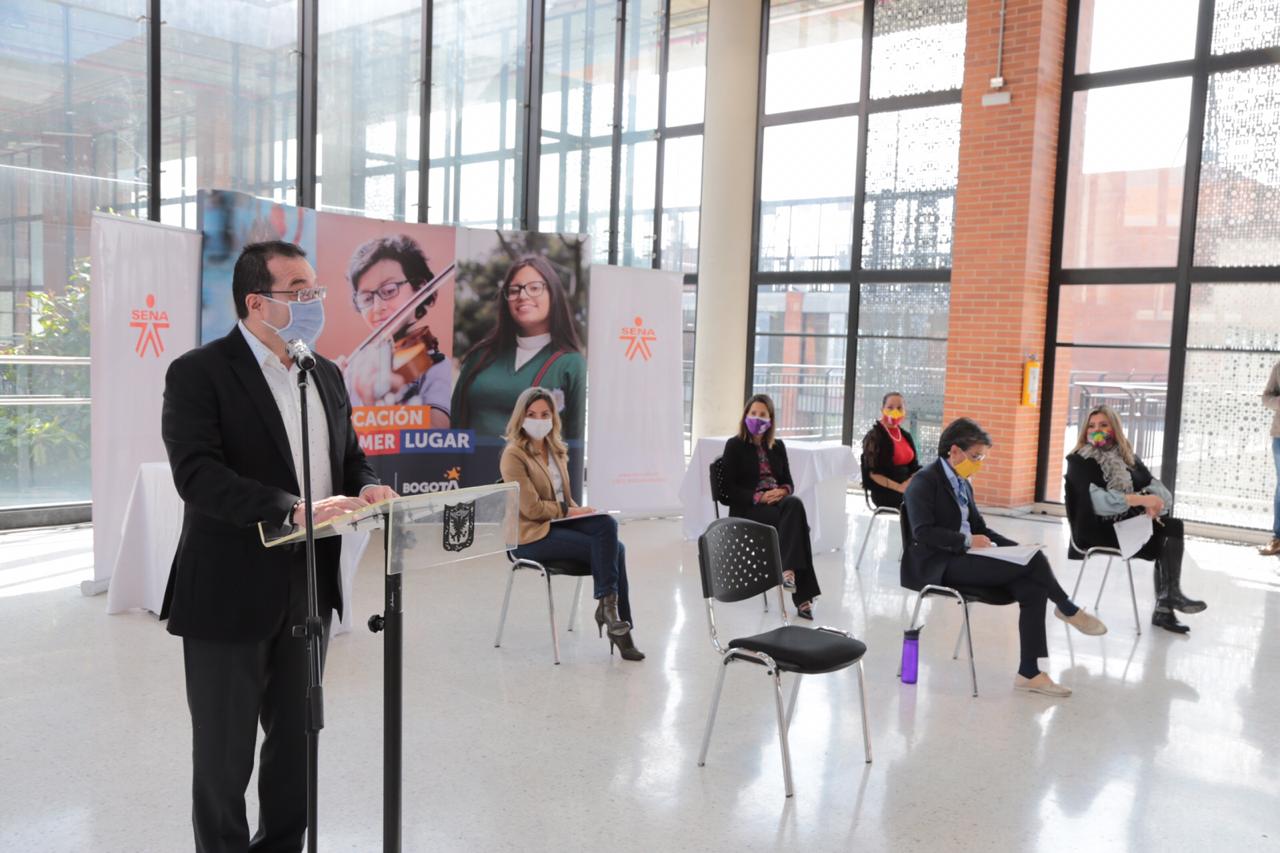 Carlos Estrada, director general del Sena