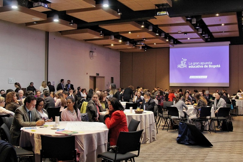 Rectores en un auditorio