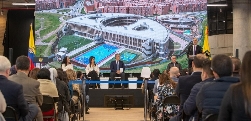 Alcalde Peñalosa hablando