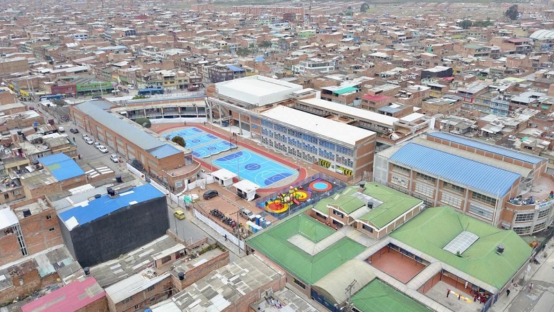 Colegio Carlos Albán Holguín