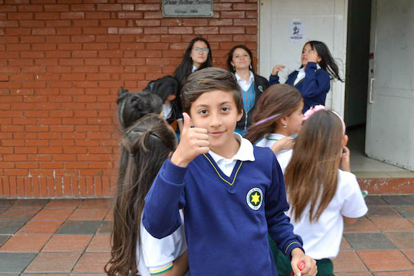 Estudiante sonriendo