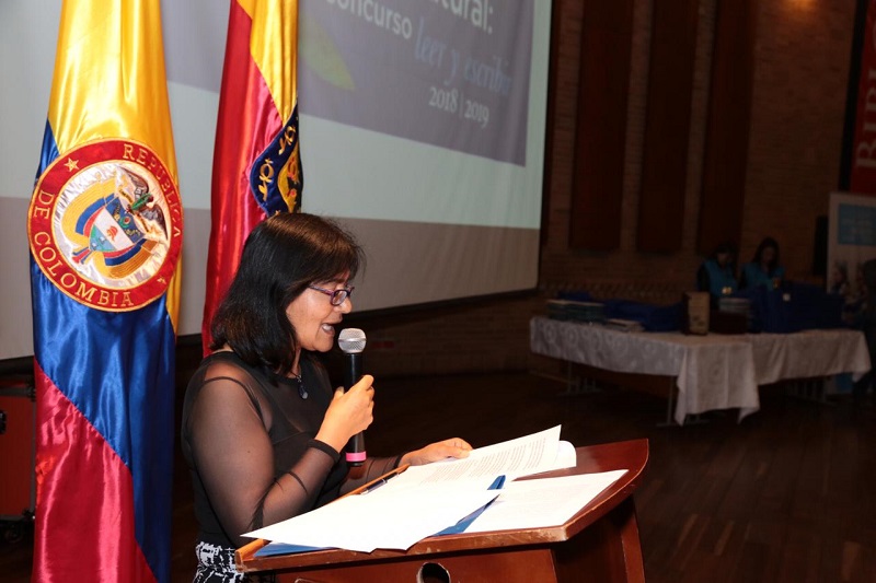 Blanca Medina hablando