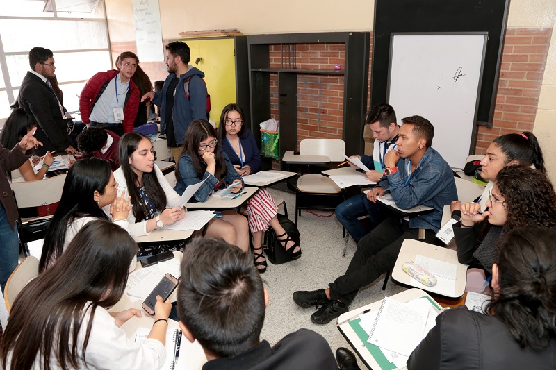 Estudiantes reunidos