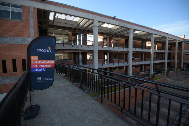 IED Carlos Arango Vélez