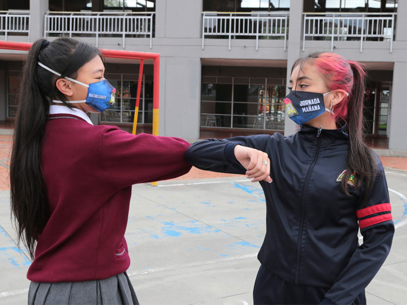 Niñas en el colegio