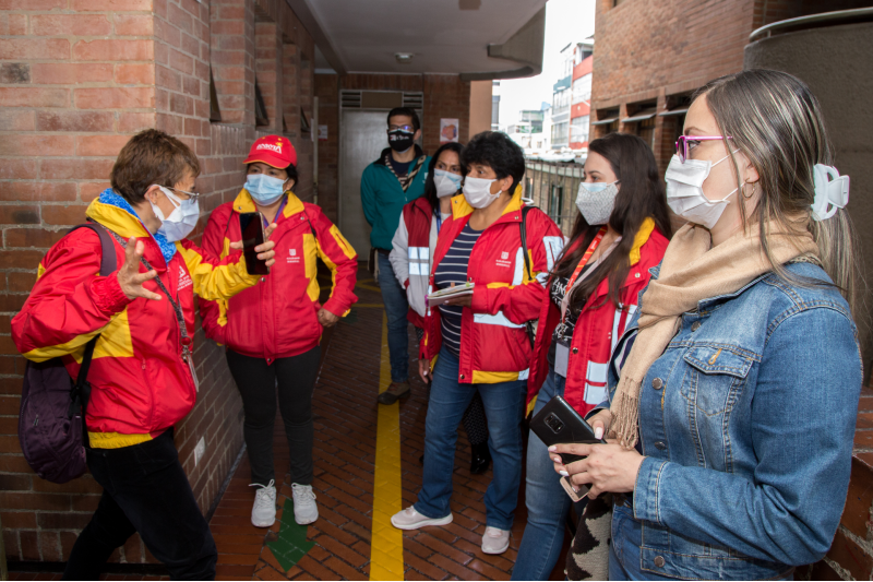 Comitiva para revisar la seguridad en los colegios 