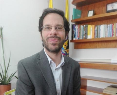 “ES NECESARIO REPENSAR EL SENTIDO DE LA ESCUELA”: AXEL RIVAS ...